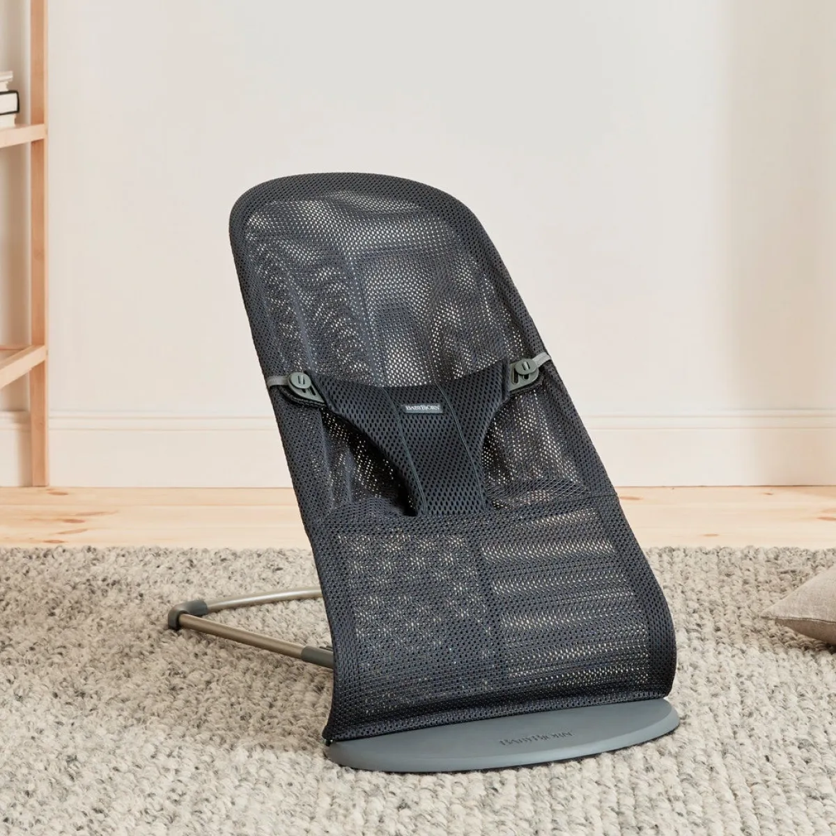 Skråstole & Babygynger|BABYBJORN BabyBjörn Bliss Skråstol i Mesh, Anthracite Grå