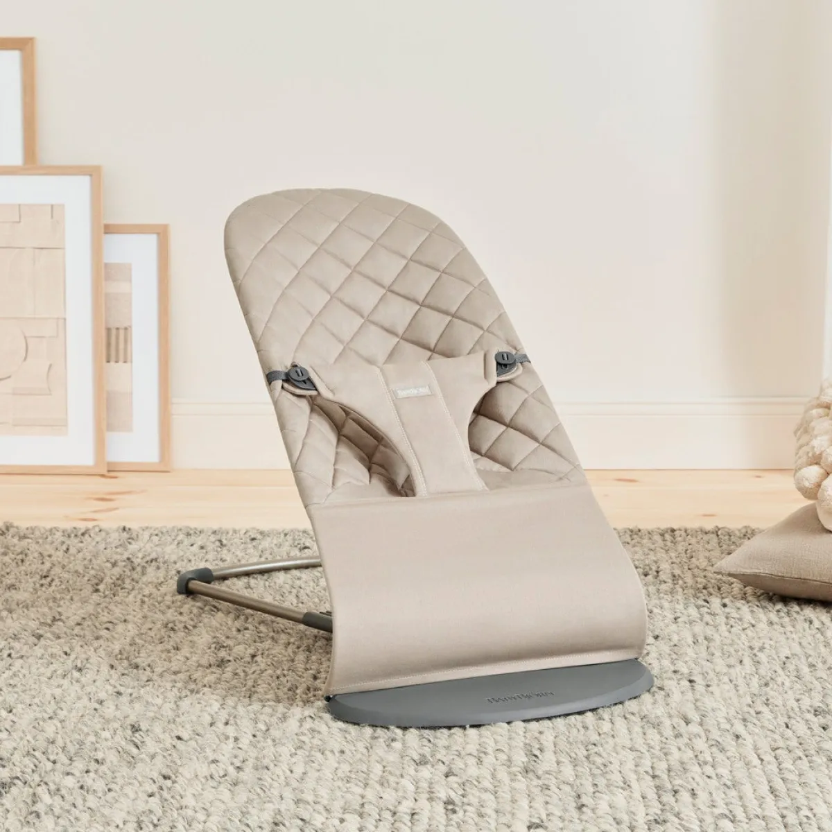 Skråstole & Babygynger|BABYBJORN BabyBjörn Bliss Skråstol Vævet Classic Quilt, Sandgrå Beige
