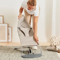 Skråstole & Babygynger|BABYBJORN BabyBjörn Bliss Skråstol Vævet Classic Quilt, Sandgrå Beige