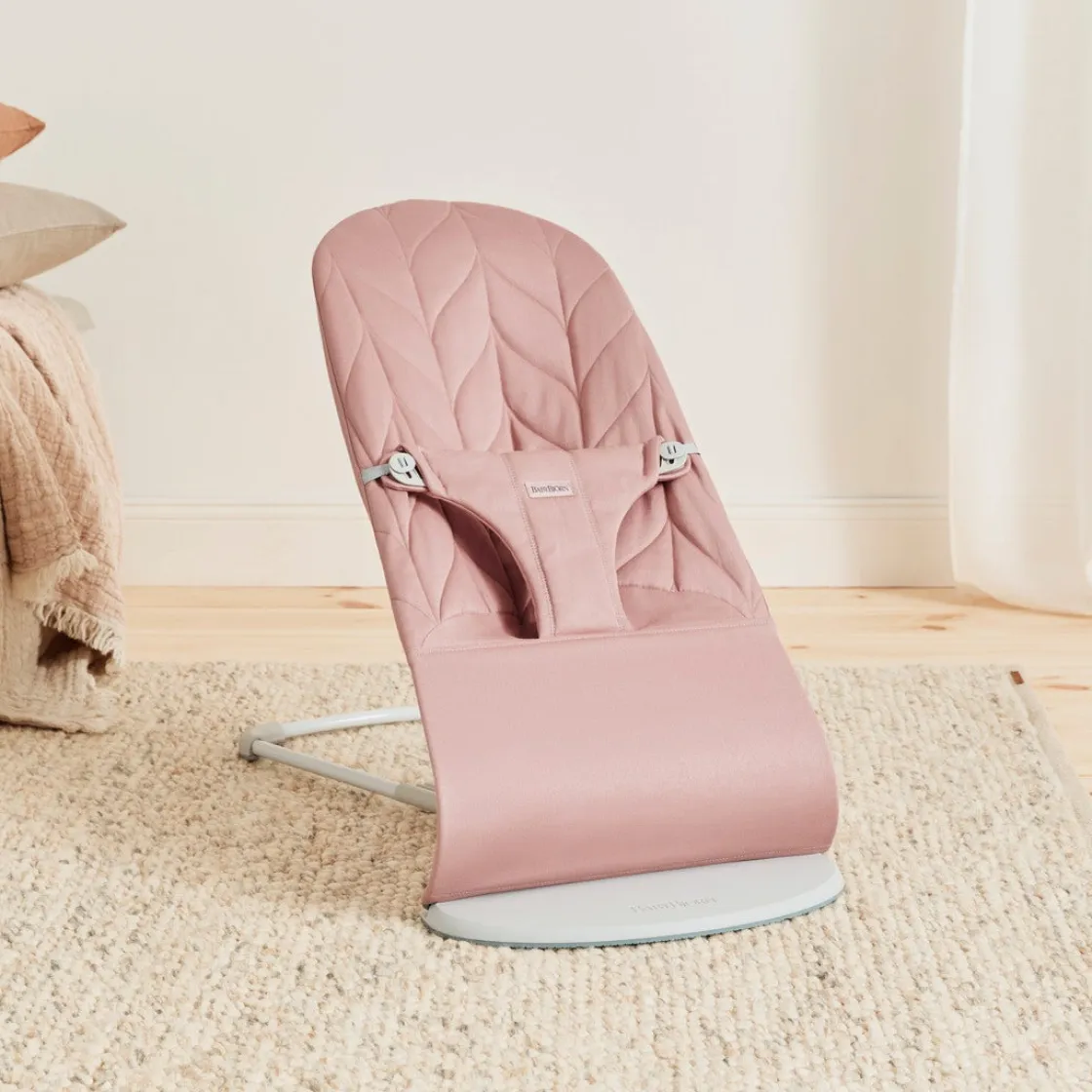Skråstole & Babygynger|BABYBJORN BabyBjörn Bliss Skråstol Woven Bladmønstret Quilt, Gammelrosa Lyserød