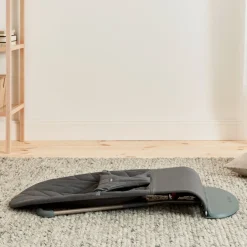 BABYBJORN Skråstole & Babygynger-BabyBjörn Bliss Skråstol Woven Bladmønstret Quilt, Antracitgrå