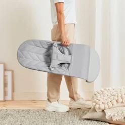 Skråstole & Babygynger|BABYBJORN BabyBjörn Bliss Skråstol Woven Bladmønstret Quilt, Lysegrå Grå