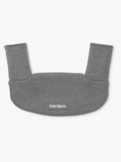 BABYBJORN Bæreseler, Strækvikler & Bærestole|Spisetid-BabyBjörn Hagesmæk til Harmony Bæresele Jersey, Mørkegrå