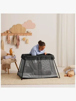 Børnesenge & Tilbehør|BABYBJORN BabyBjörn Light Weekendseng, Black inkl. Overtrækslagen