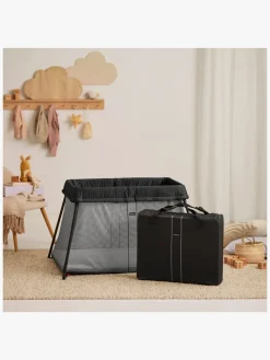 Børnesenge & Tilbehør|BABYBJORN BabyBjörn Light Weekendseng, Black inkl. Overtrækslagen