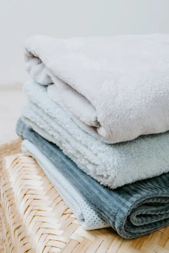 Interiør|BabysOnly Baby's Only Cot Tæppe Cozy, Misty Blue Blå