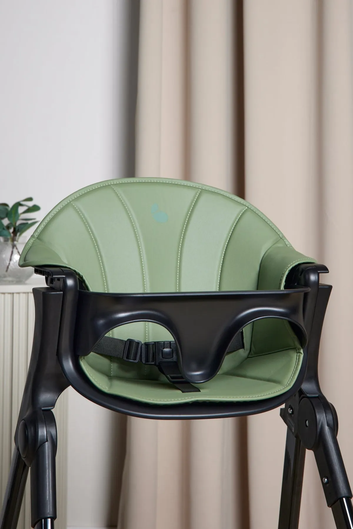 Beemoo Højstole & Tilbehør-CARE Harmony Højstol inkl. Hynde, White/Wood/Green