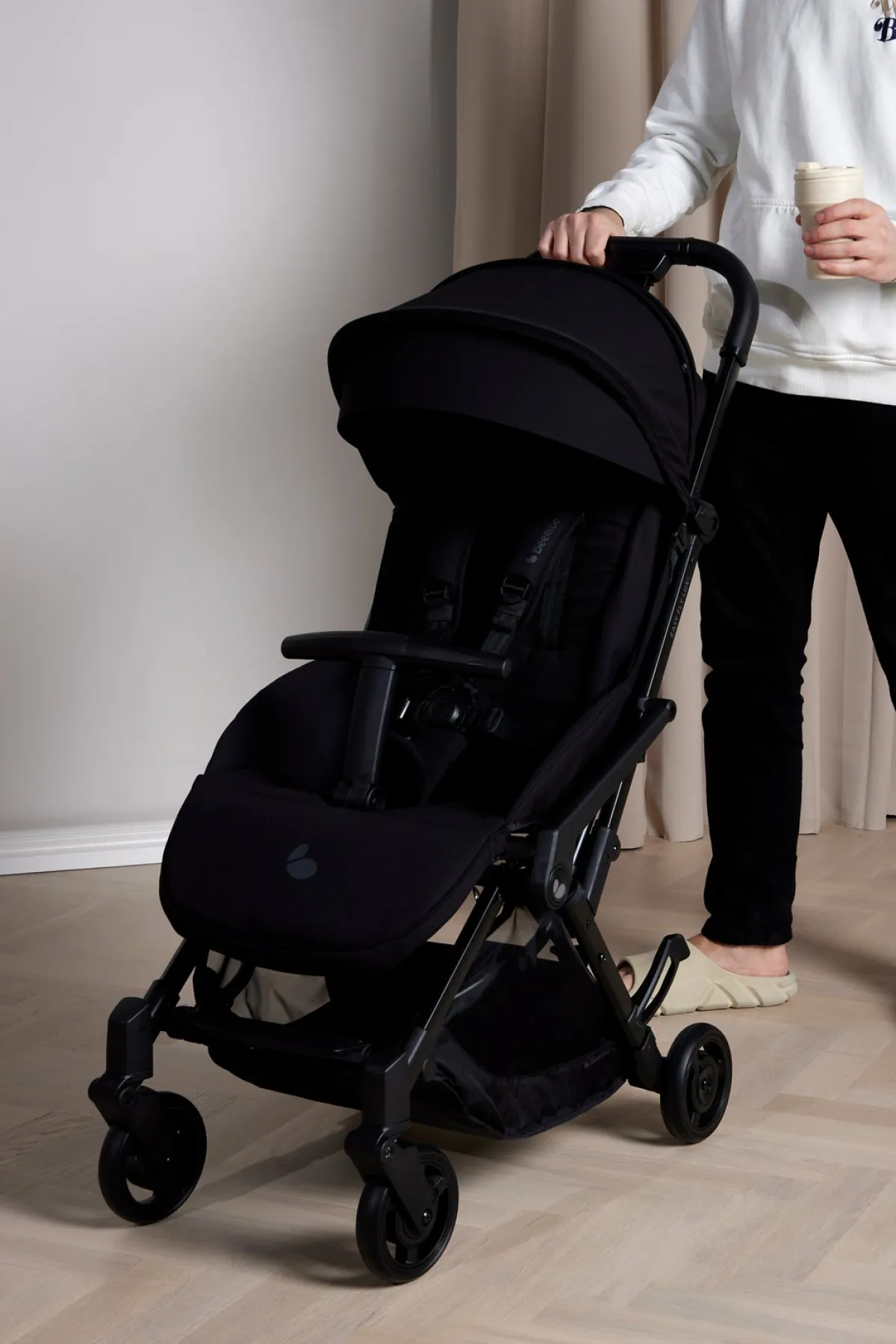 Beemoo Vognpakker-Easy Fly Lux 4 Klapvogn inkl Route i-Size Autostol Baby & Base, Jet Black/Black Stone