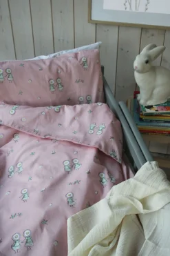 Børn ElsaBeskow Sengetøj-Elsa Beskow Blomsterfesten Sengesæt 150 x 210, Pink