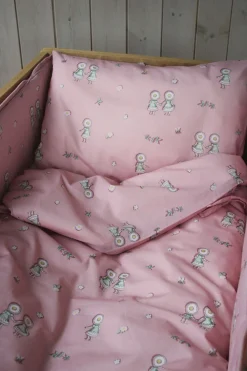 Sengetøj|ElsaBeskow Elsa Beskow Blomsterfesten Sengerand 30 x 360, Pink