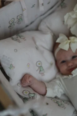 Sengetøj|ElsaBeskow Elsa Beskow Blomsterfesten Sengesæt 100 x 130 Tremmeseng, Sandfarvet