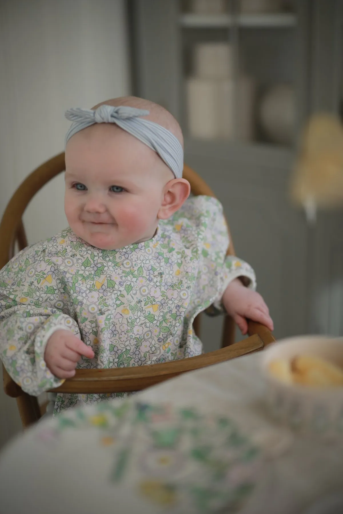 Spisetid|ElsaBeskow Elsa Beskow Blomsterfestival Langærmet Hagesmæk