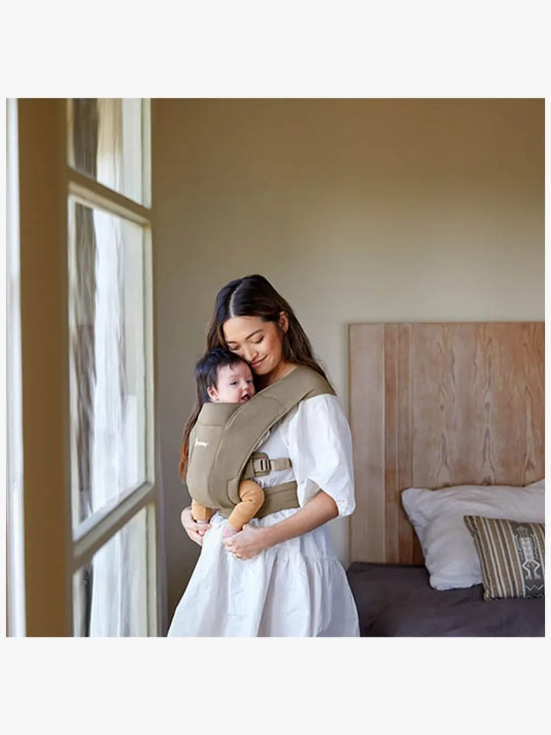 Bæreseler, Strækvikler & Bærestole|Ergobaby Embrace Bæresele, Soft Olive Grøn