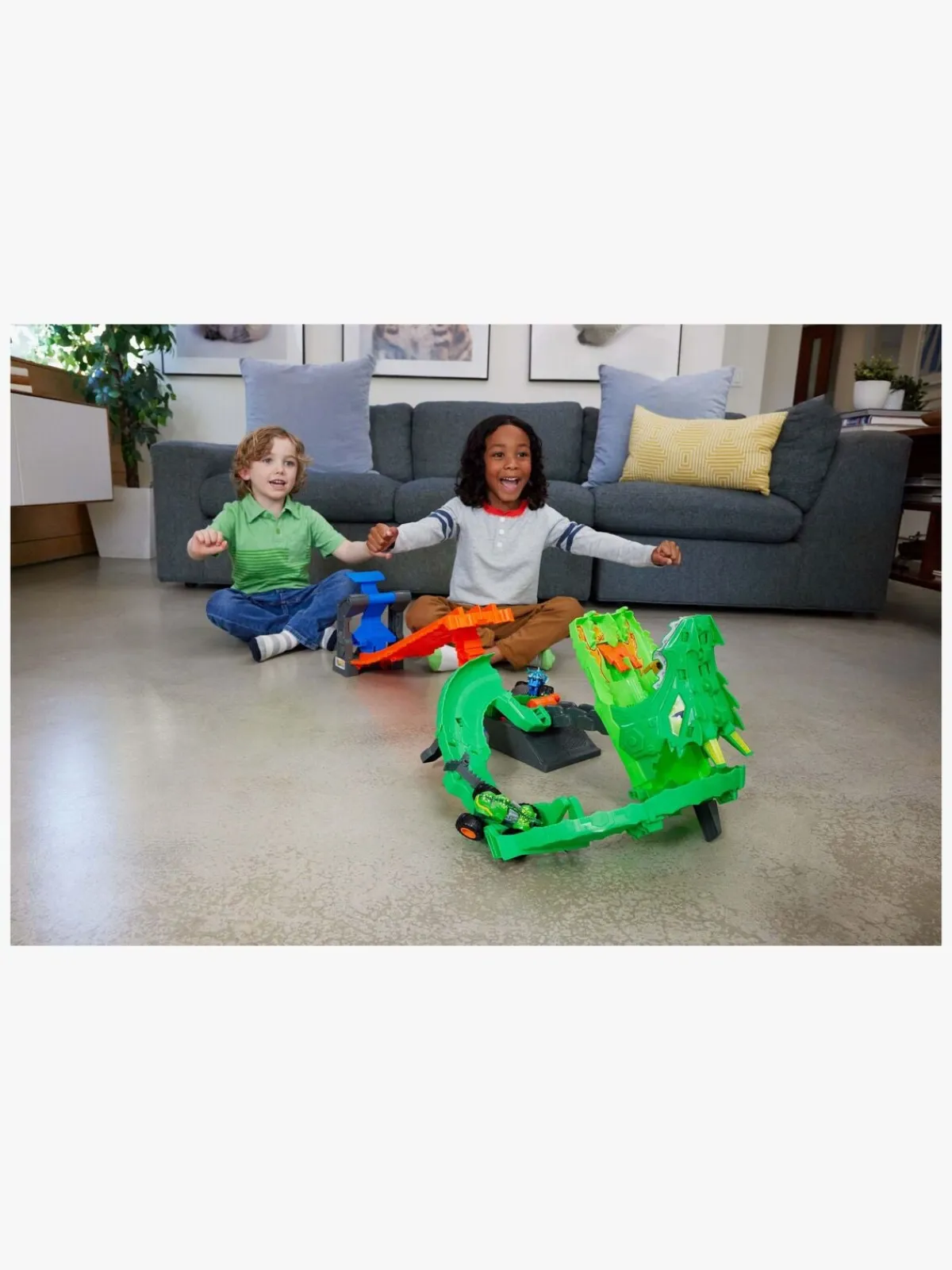HotWheels Legetøjsbiler & -Fartøjer-Hot Wheels Monster Trucks Dragon Destruction Racerbane