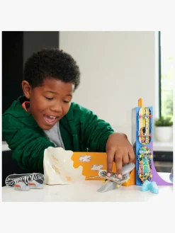 Legetøjsfigurer|HotWheels Hot Wheels Tony Hawk Fingerskateboard inkl Skateboardrampe