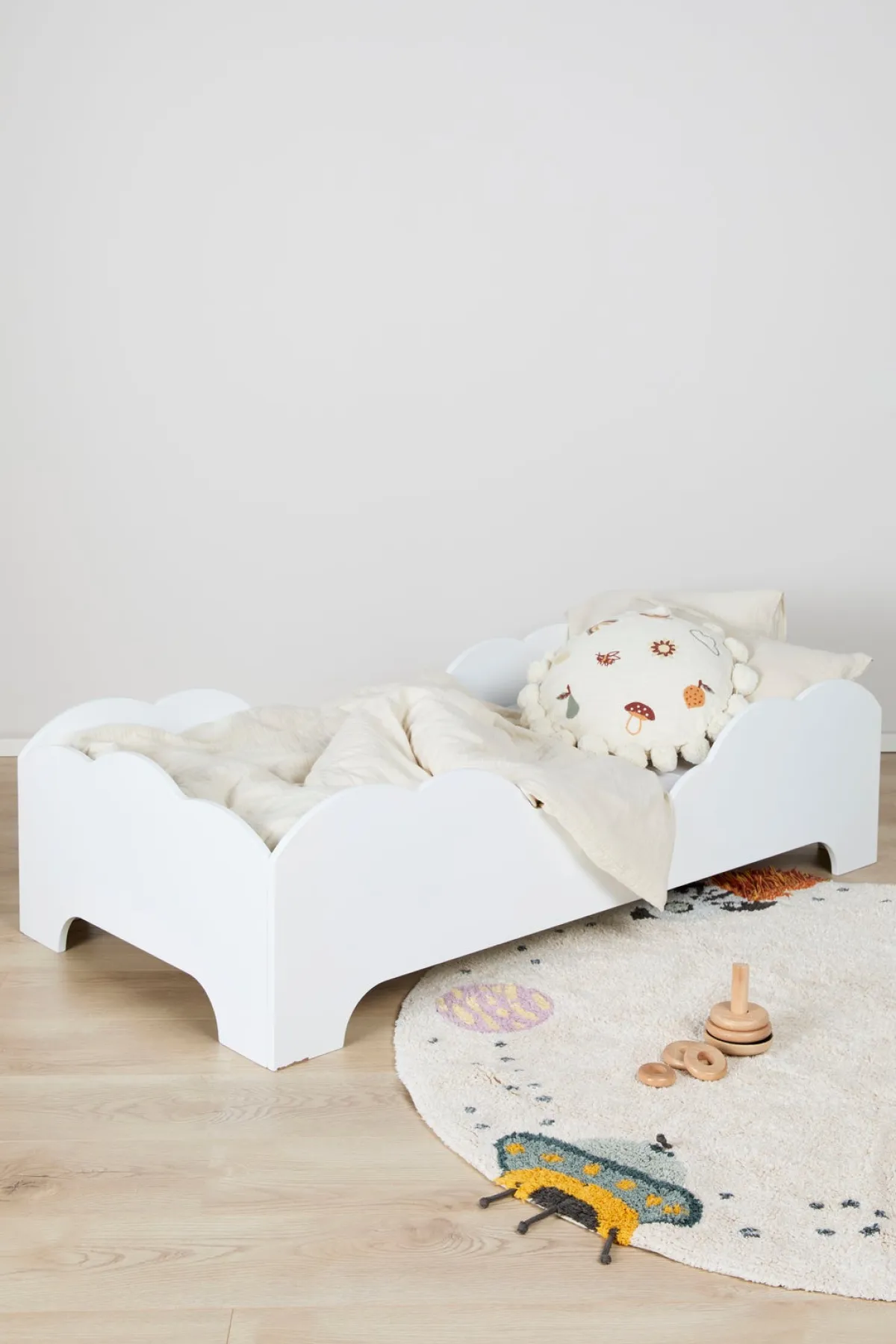 Børn JLY Børnesenge & Tilbehør-BELLA Skyet Juniorseng 70x140 med BabyMatex Softi Plus Madras