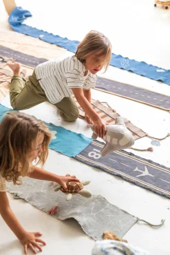 Legetøjsbiler & -Fartøjer|LorenaCanals Lorena Canals Ride & Roll Flyvemaskine + Bane Blå