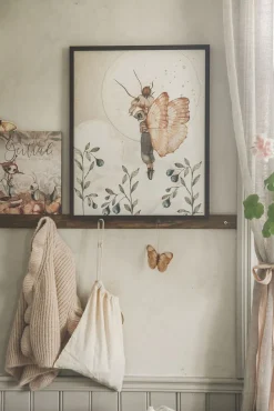 Interiør|MrsMighetto Mrs Mighetto Plakat Miss Emily 40x50 Flerfarvet