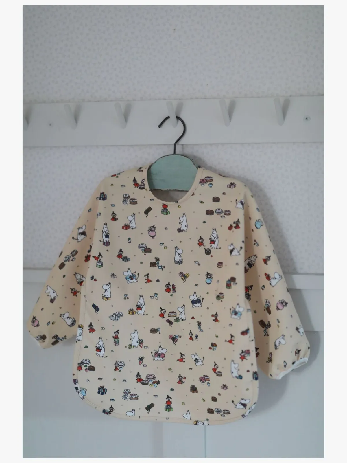 Spisetid|Mumin Mumitroldene Picnic Langærmet Hagesmæk