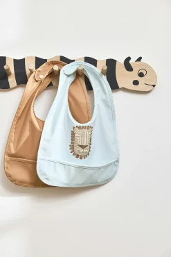 Spisetid|OYOY Lobo Løve Hagesmæk 2-pak, Caramel/Ice Blue Brun/Blå