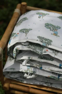 Sengetøj| Putte I Blåbærskoven Sengerand 30x360