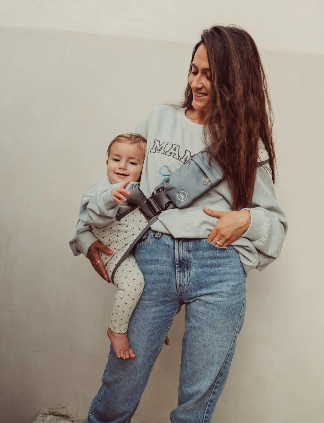 Bæreseler, Strækvikler & Bærestole|Thatsmine That's Mine Cleo Bæresele, Lots Of Love Sky Beige/Grå