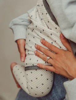 Bæreseler, Strækvikler & Bærestole|Thatsmine That's Mine Cleo Bæresele, Lots Of Love Sky Beige/Grå