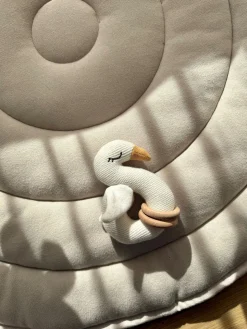 Babylegetøj|VanillaCopenhagen Vanilla Copenhagen Swan Rangle, Milk